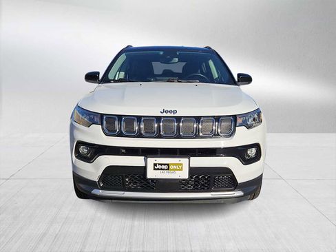 Used 2022 Jeep Compass Limited image 3