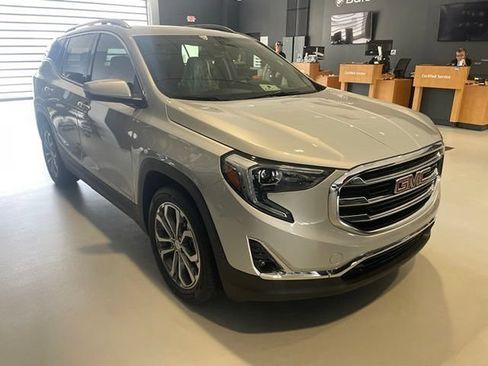 Used 2021 GMC Terrain SLT w/ LPO, Floor Liner Package AWD/4WD image 4