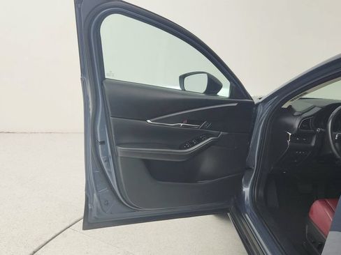 Used 2025 MAZDA CX-30 AWD 2.5 S w/ Preferred Package image 19