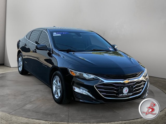 Used 2022 Chevrolet Malibu LT FWD image 1