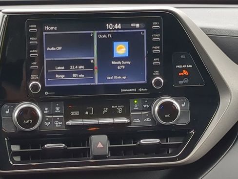 Used 2022 Toyota Highlander XLE image 24