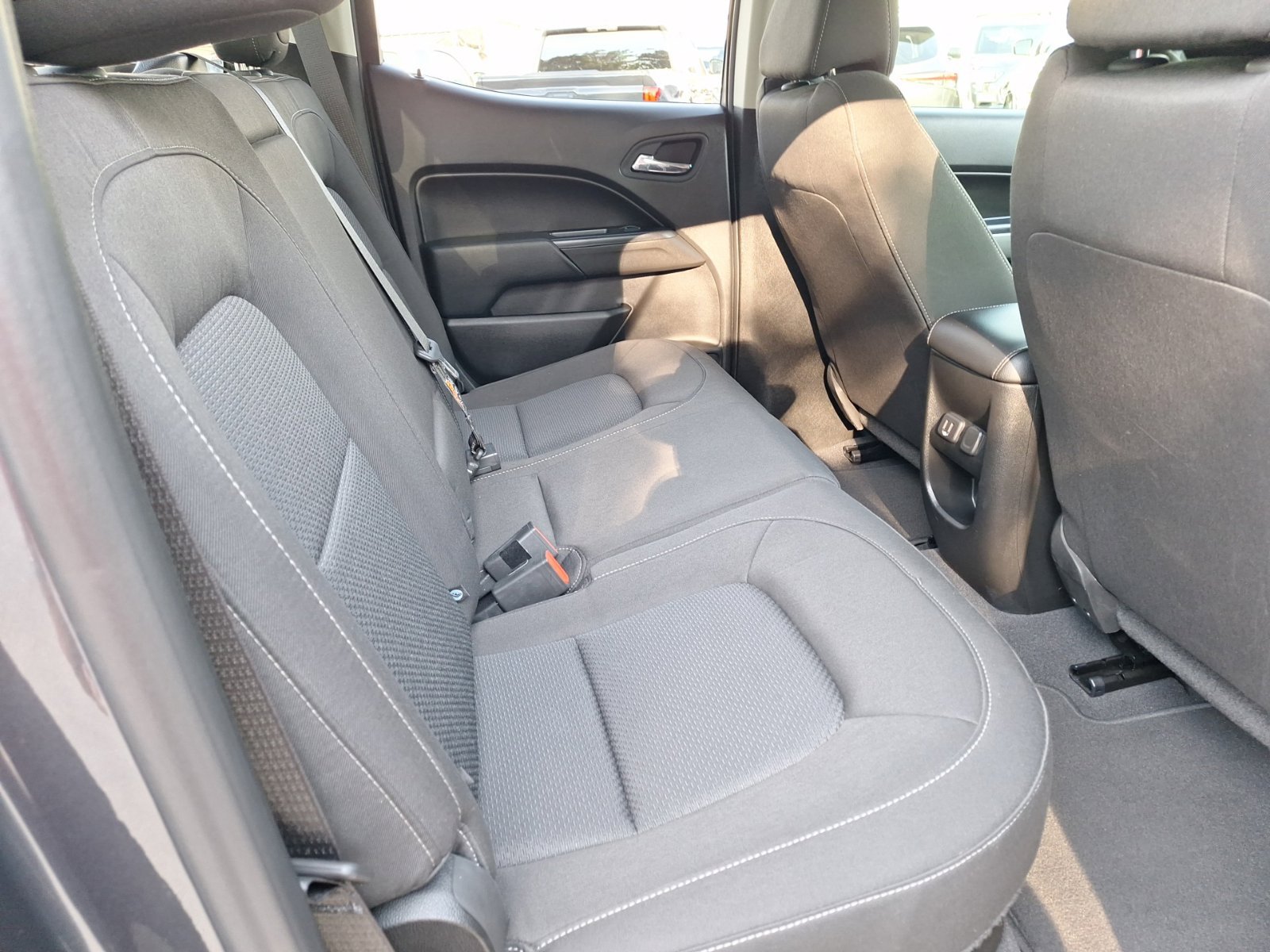 Used 2020 Chevrolet Colorado LT w/ Safety Package RWD image 31