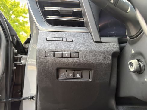 Used 2025 Lexus GX 550 w/ Accessory Package (2T) AWD/4WD image 29