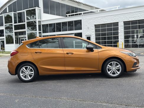 Used 2017 Chevrolet Cruze LT w/ Sun And Sound Package FWD image 16