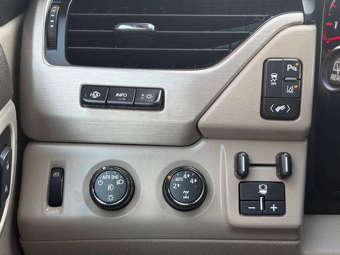 Used 2015 GMC Yukon Denali w/ Touring Package AWD/4WD image 28