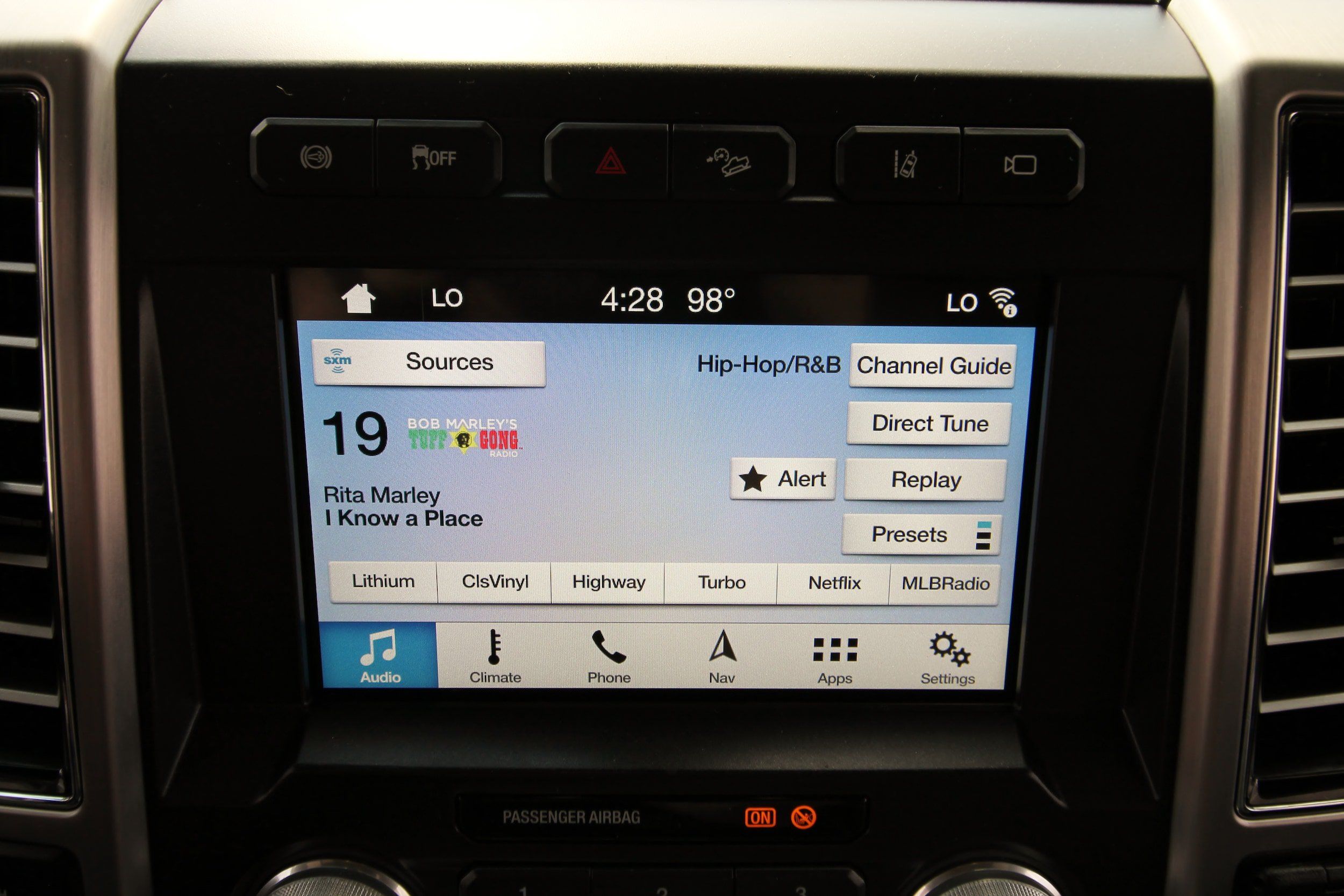 Used 2019 Ford F350 Platinum w/ Platinum Ultimate Package AWD/4WD image 31