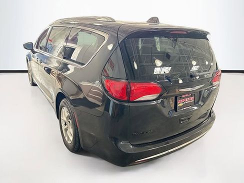 Used 2018 Chrysler Pacifica Limited w/ Advanced Safetytec Group image 8