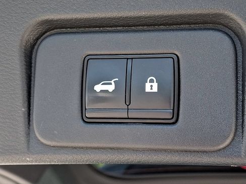 Certified 2025 Nissan Rogue SL w/ SL Premium Package AWD/4WD image 32