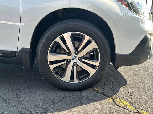Used 2018 Subaru Outback 2.5i Limited image 30