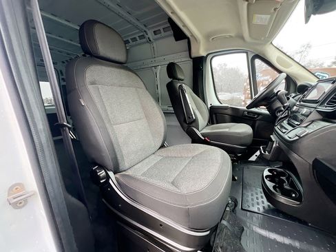 Used 2023 RAM ProMaster 2500 image 32