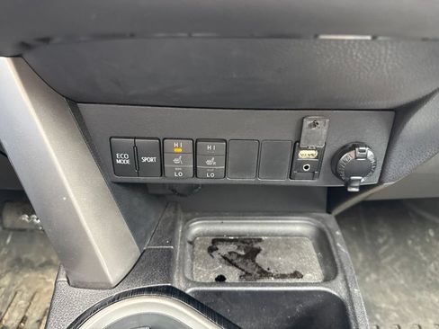 Used 2016 Toyota RAV4 Limited AWD/4WD image 15