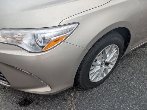 Used 2017 Toyota Camry LE FWD image 11
