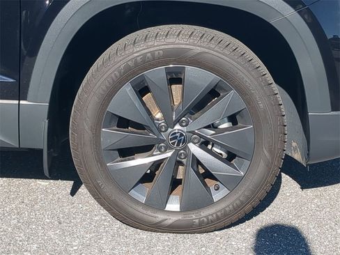 Used 2023 Volkswagen Taos S image 10