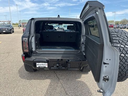 New 2024 GMC Hummer EV 2X w/ Extreme Off-Road Package image 12
