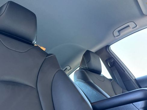 Used 2020 Toyota Prius Prime XLE FWD image 17