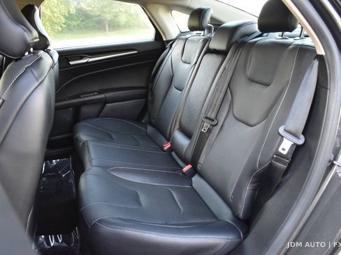 Used 2018 Ford Fusion Titanium AWD/4WD image 14