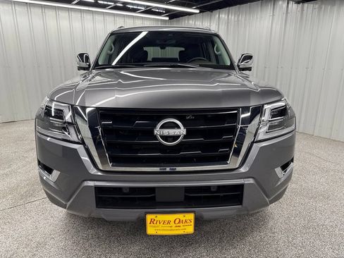 Used 2024 Nissan Armada Platinum w/ Captain's Chairs Package RWD image 2