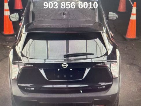 Used 2025 Nissan Kicks SV image 6