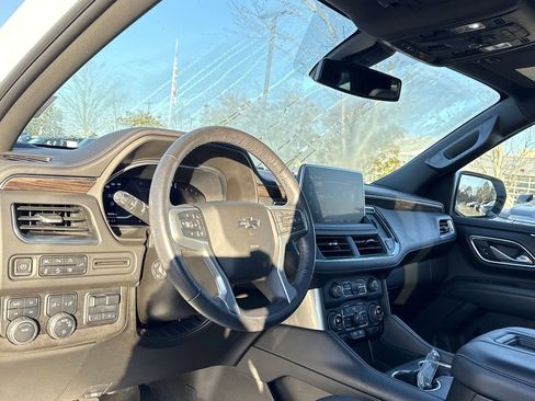 Used 2022 Chevrolet Tahoe Z71 w/ Luxury Package image 10