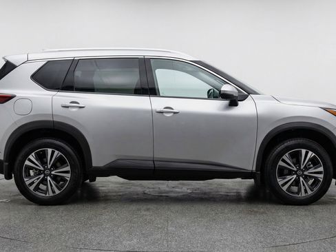 Used 2025 Nissan Rogue SV image 11