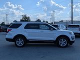 Used 2017 Ford Explorer XLT image 6