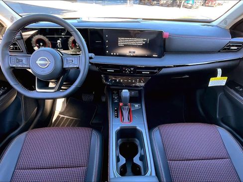 New 2026 Nissan Kicks SR image 5