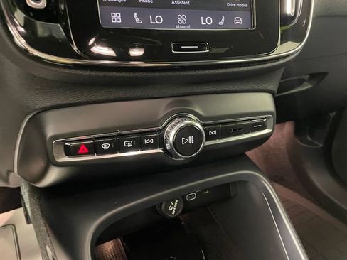 Used 2023 Volvo XC40 Recharge Core w/ Protection Package Premier AWD/4WD image 8