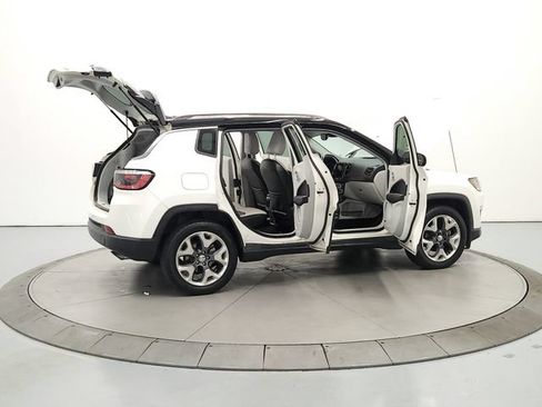 Used 2018 Jeep Compass Limited w/ Navigation Group FWD image 16
