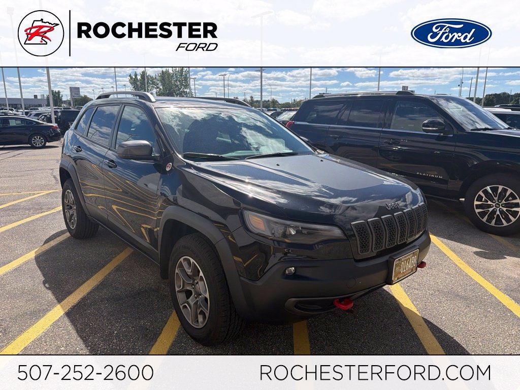 Used 2020 Jeep Cherokee Trailhawk w/ Cold Weather Group AWD/4WD image 1