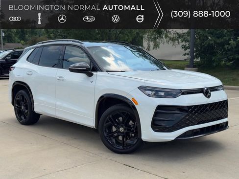 Used 2026 Volkswagen Tiguan SE R-Line AWD/4WD image 1