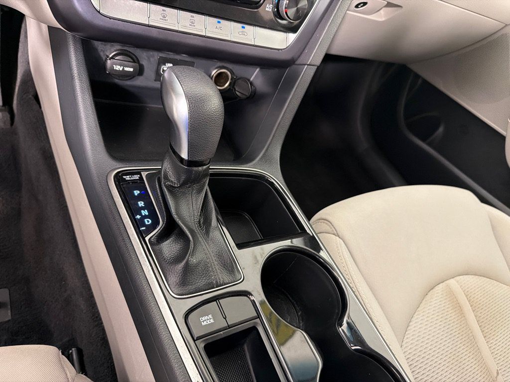 Used 2018 Hyundai Sonata SE FWD image 17