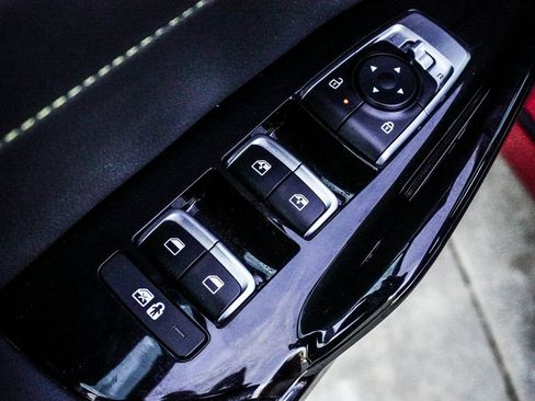 Used 2025 Kia K5 GT image 40