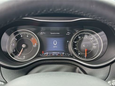 Used 2019 Jeep Cherokee Limited FWD image 26