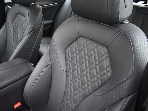 Used 2023 BMW 540i w/ M Sport Package image 11