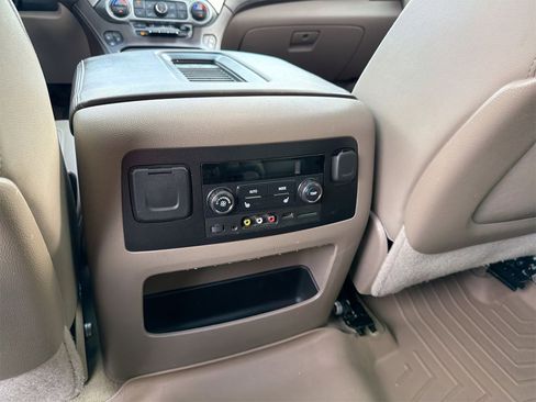 Used 2016 Chevrolet Suburban LTZ image 21