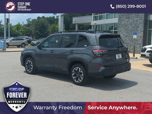 Used 2026 Subaru Forester Premium AWD/4WD image 5
