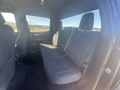 Used 2022 Chevrolet Silverado 1500 LT AWD/4WD image 26