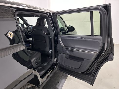 Used 2025 Rivian R1S Adventure AWD/4WD image 19