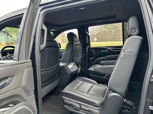 Used 2023 Cadillac Escalade ESV Premium Luxury image 43