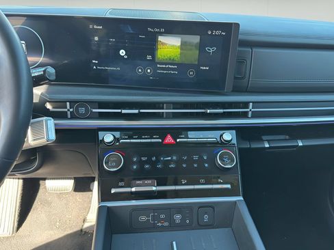 Used 2024 Hyundai Santa Fe Limited FWD image 19