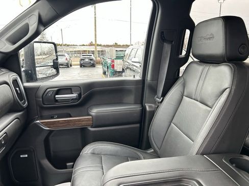 Used 2022 Chevrolet Silverado 3500 High Country w/ Technology Package image 28