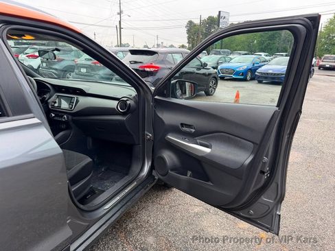 Used 2019 Nissan Kicks SV FWD image 16
