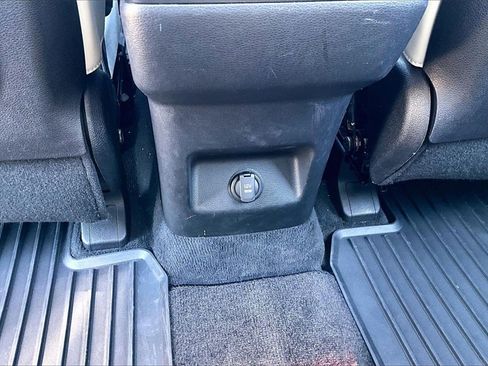 Certified 2024 Kia Telluride S w/ S Sunroof Package image 25