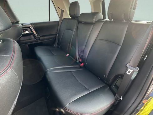 Used 2024 Toyota 4Runner TRD Off-Road Premium w/ Moonroof Package AWD/4WD image 10