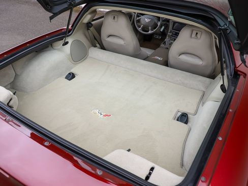 Used 2003 Chevrolet Corvette Coupe w/ Preferred Equipment Group RWD image 30