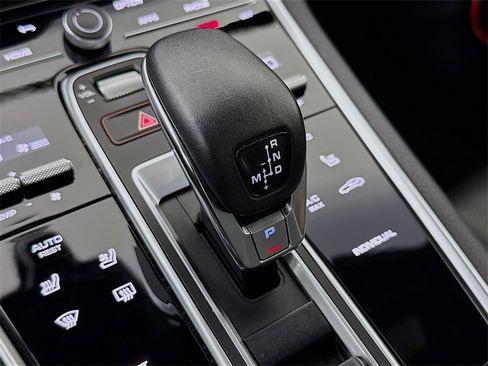 Certified 2023 Porsche Panamera Platinum Edition image 22