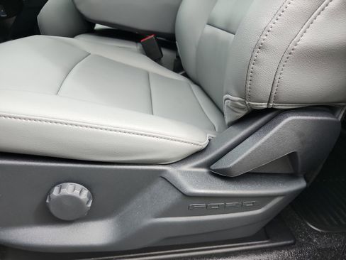 New 2026 Ford F250 XL w/ F-250 >10K GVWR Package image 13