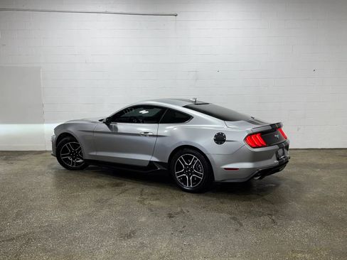 Used 2020 Ford Mustang Premium RWD image 5