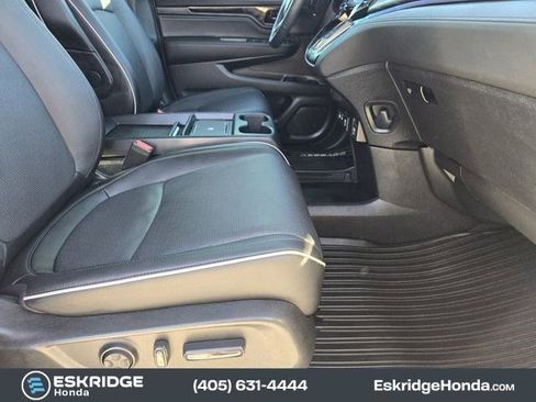Used 2025 Honda Odyssey Elite image 16
