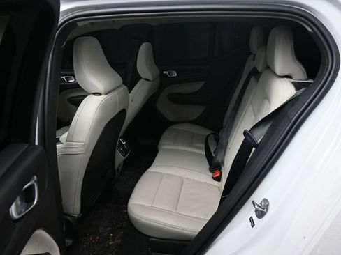 Used 2023 Volvo XC40 B5 Ultimate w/ Protection Package Premier image 11